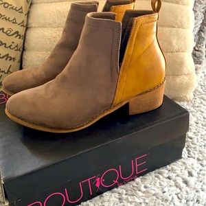 CORKYS Cognac Ankle Boots